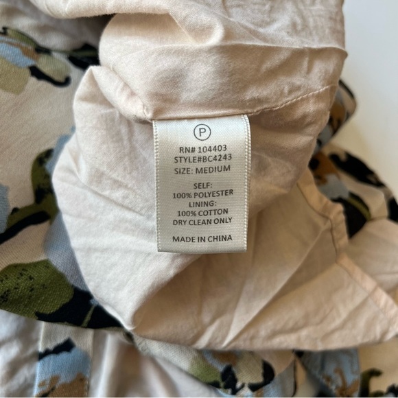 J.O.A. Floral Off The Shoulder Button Dress Size Medium - Picture 14 of 14